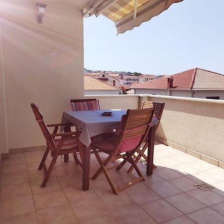 T&T Sea View Apartments Трогір Екстер'єр фото