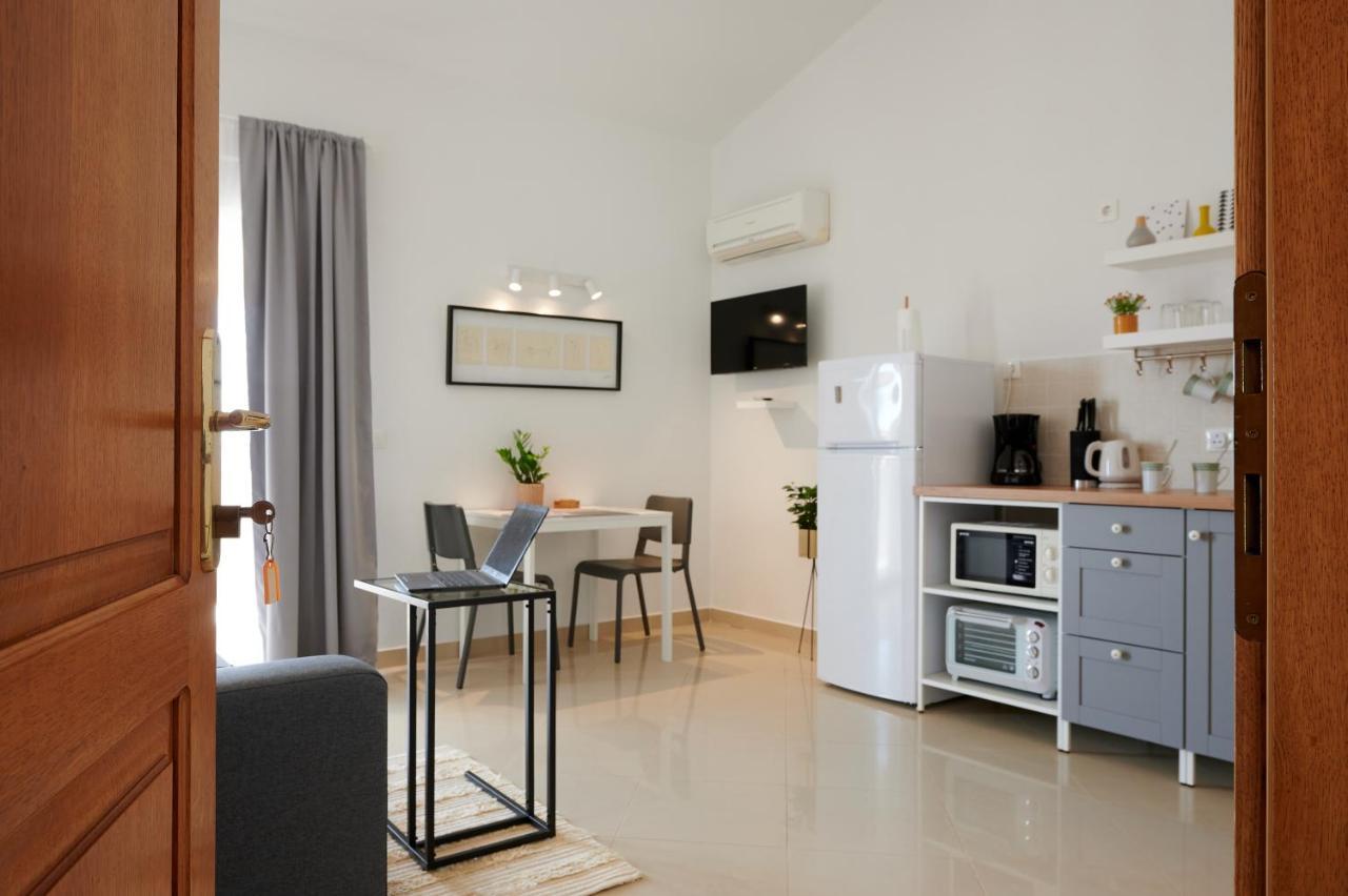 T&T Sea View Apartments Трогір Екстер'єр фото
