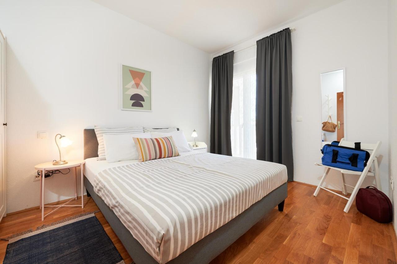 T&T Sea View Apartments Трогір Екстер'єр фото