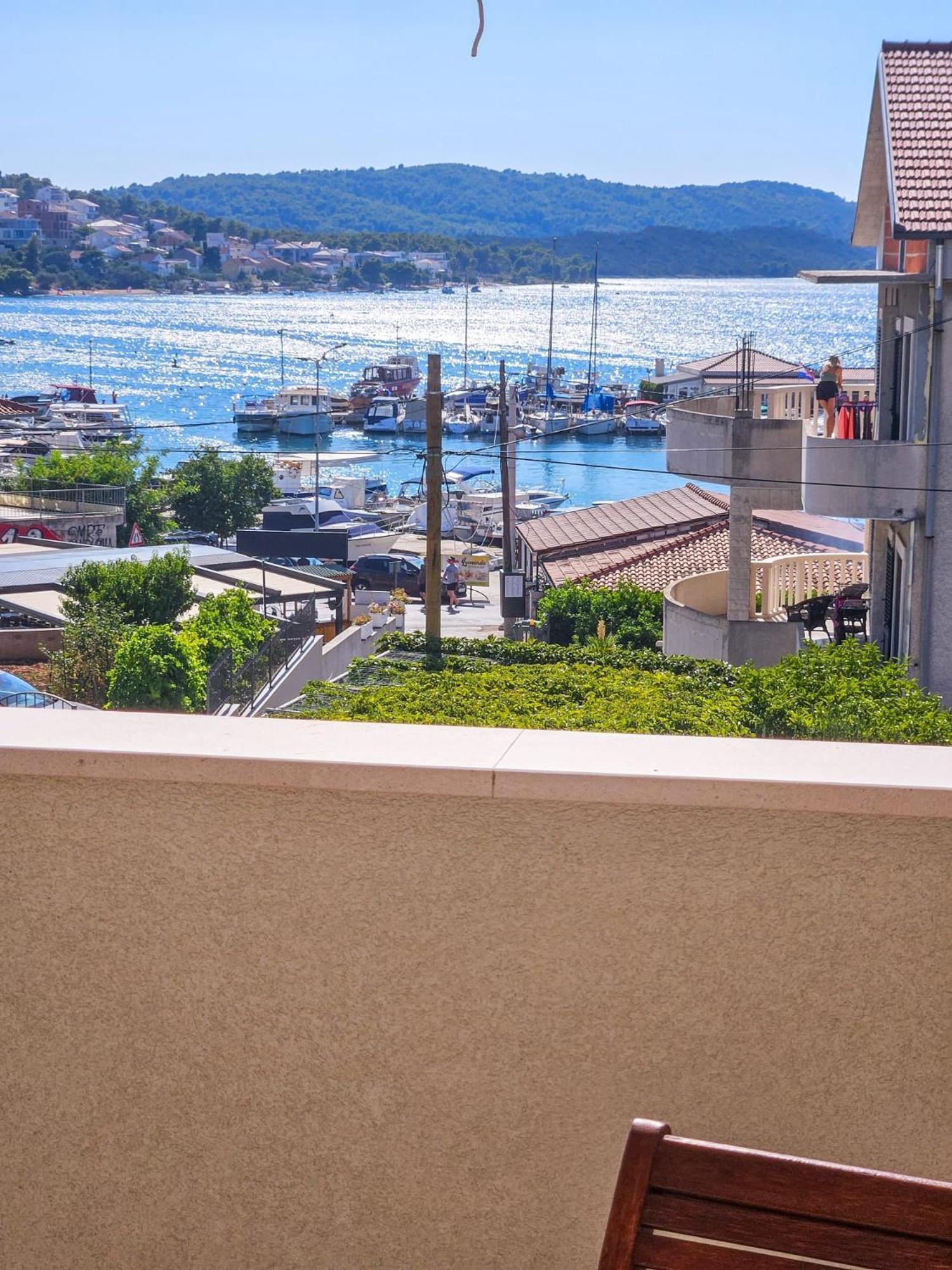 T&T Sea View Apartments Трогір Екстер'єр фото