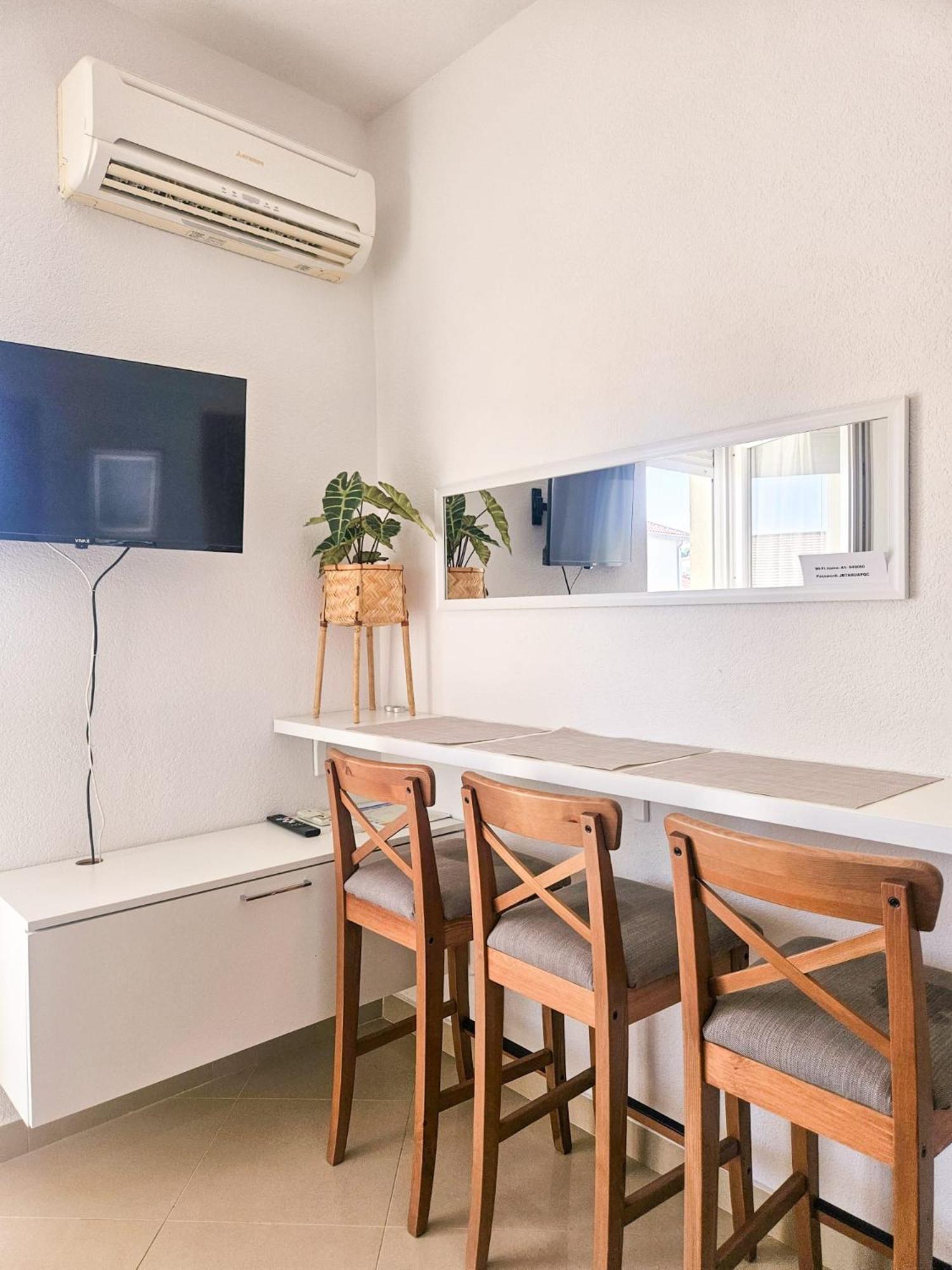T&T Sea View Apartments Трогір Екстер'єр фото