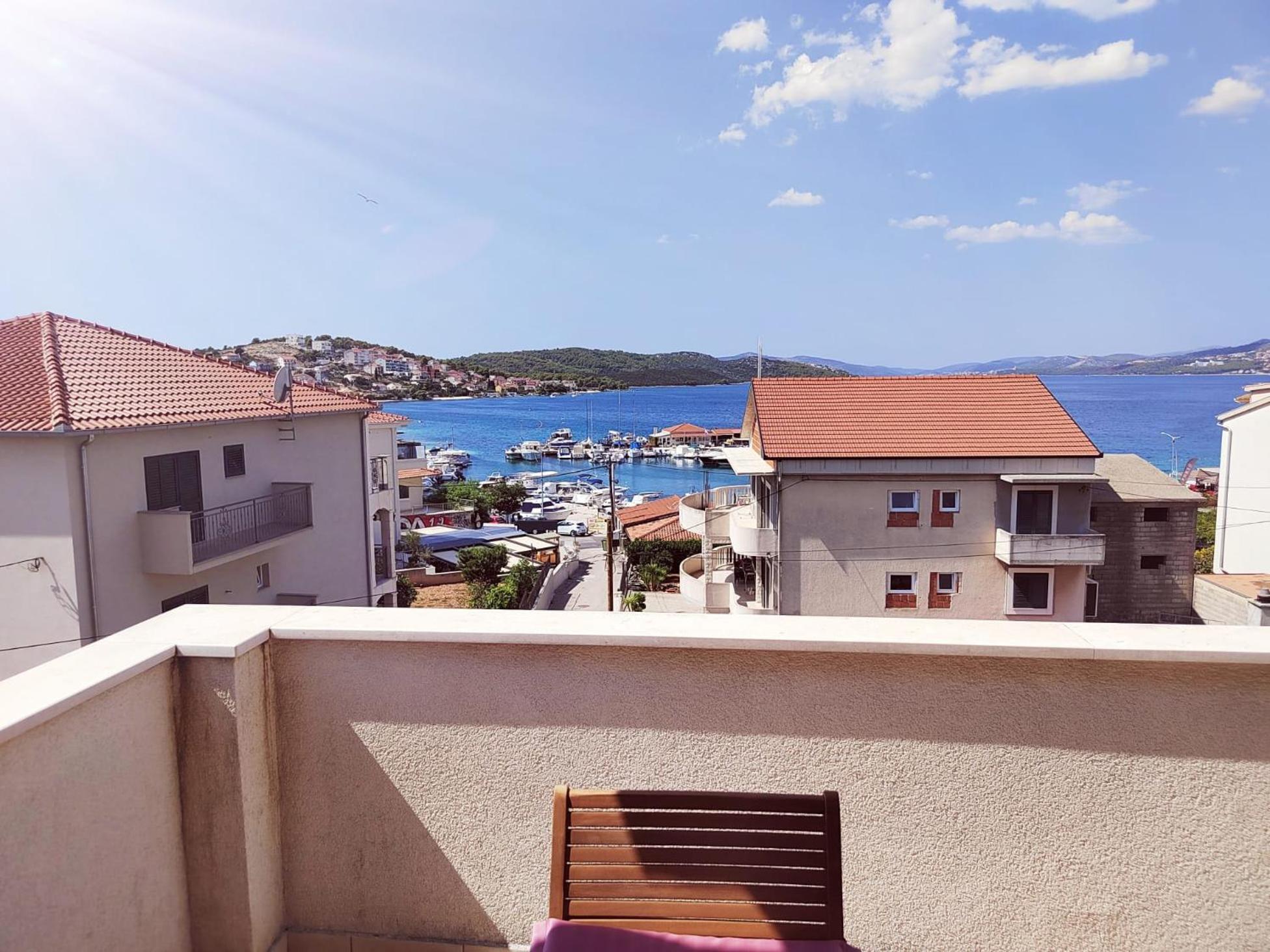 T&T Sea View Apartments Трогір Екстер'єр фото