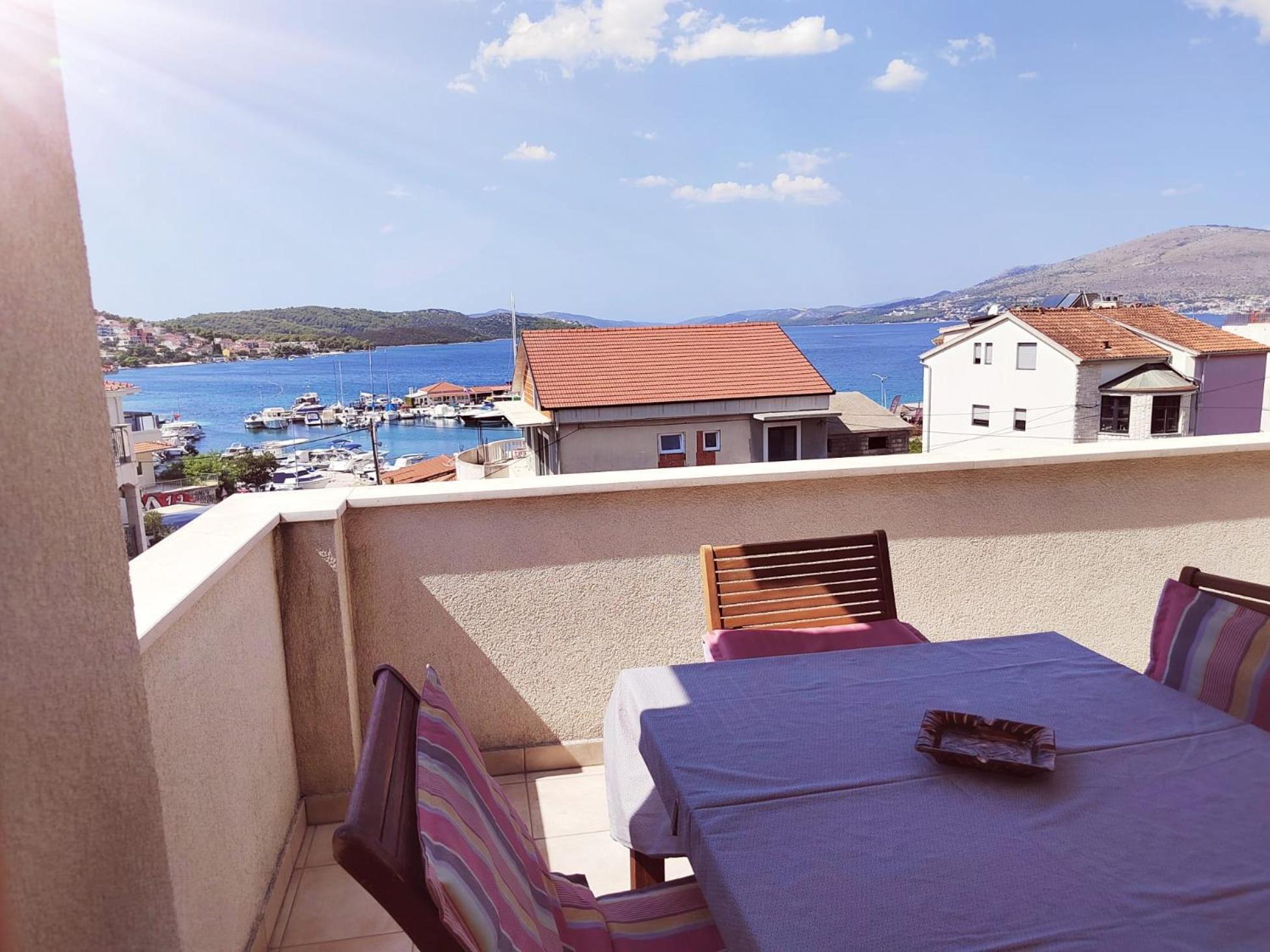 T&T Sea View Apartments Трогір Екстер'єр фото