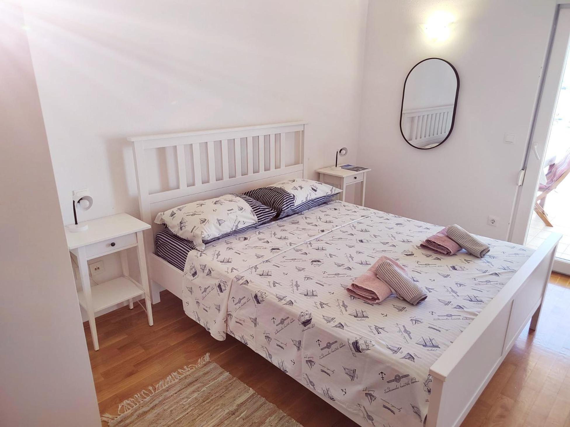 T&T Sea View Apartments Трогір Екстер'єр фото