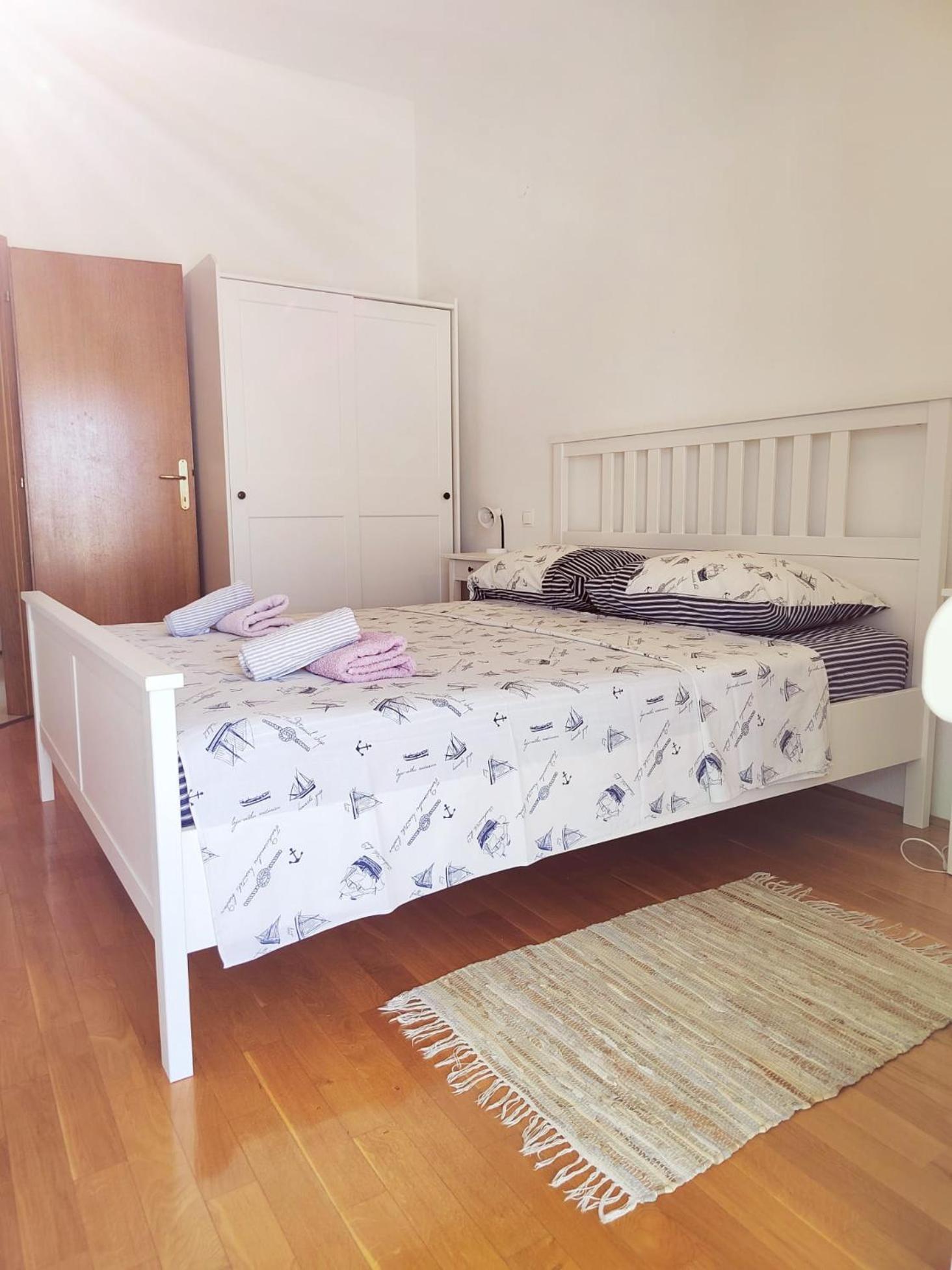 T&T Sea View Apartments Трогір Екстер'єр фото