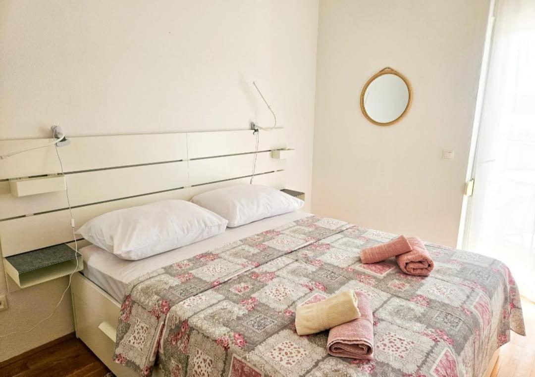 T&T Sea View Apartments Трогір Екстер'єр фото