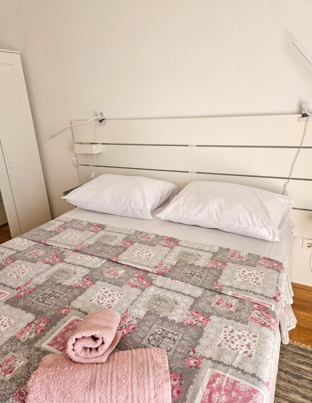 T&T Sea View Apartments Трогір Екстер'єр фото