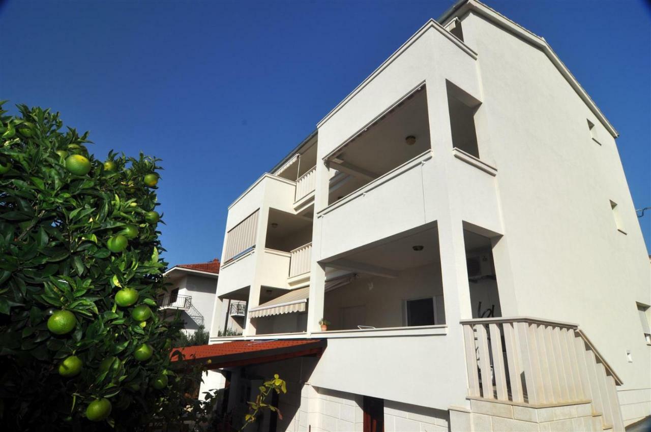 T&T Sea View Apartments Трогір Екстер'єр фото