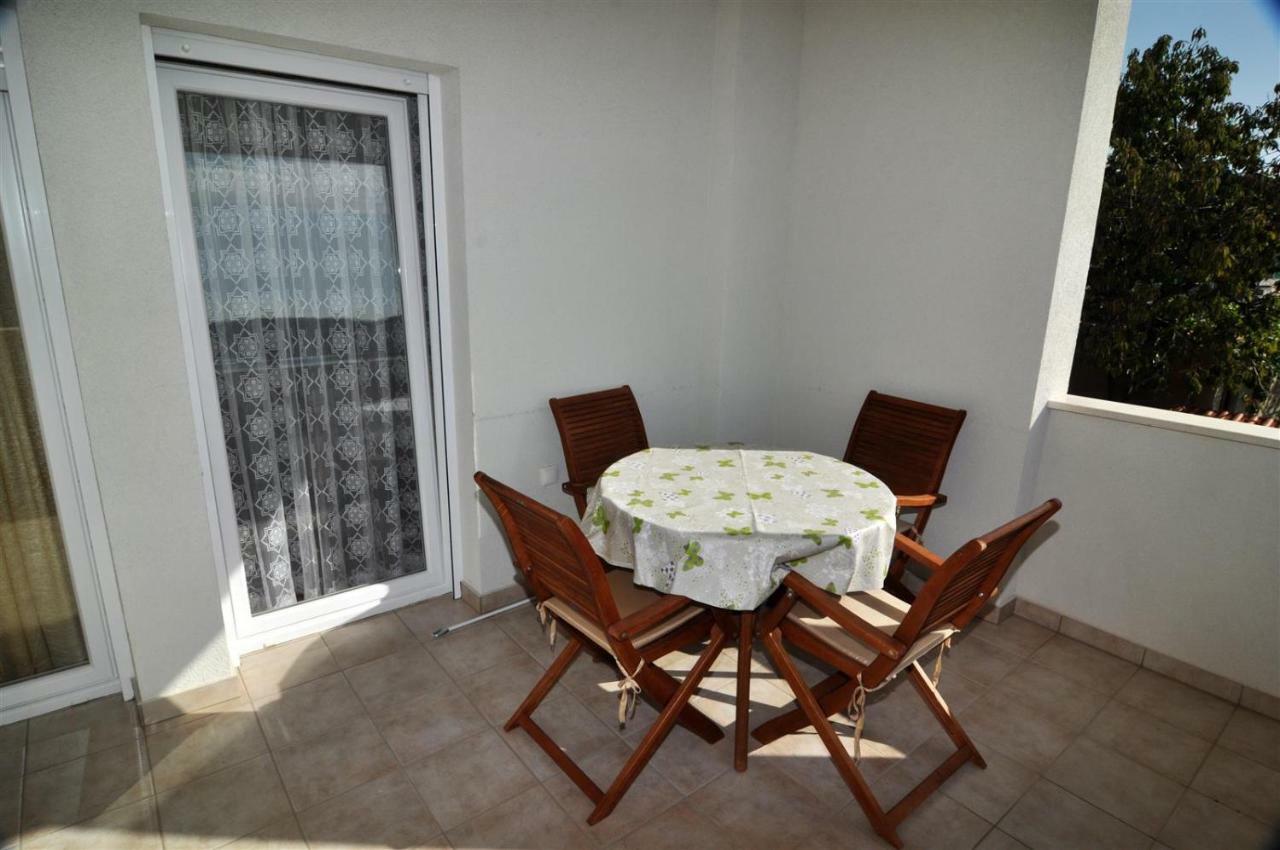 T&T Sea View Apartments Трогір Екстер'єр фото